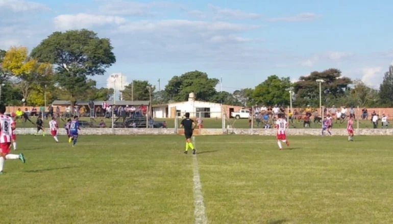 Muri Un Jugador De F Tbol Tras Chocar Contra El Muro Perimetral En Una